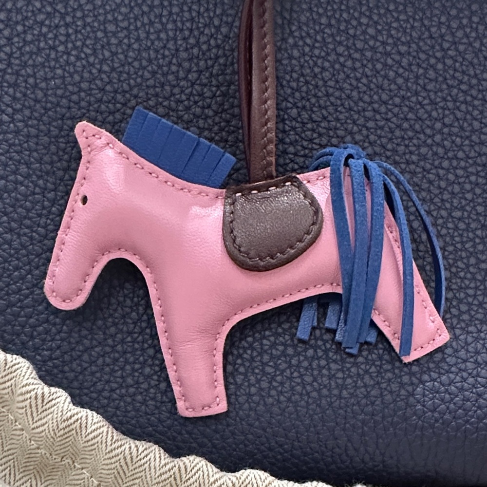 Hermes GriGri rodeo charm PM lamb skin pink/mauve Sylvester/ blue France